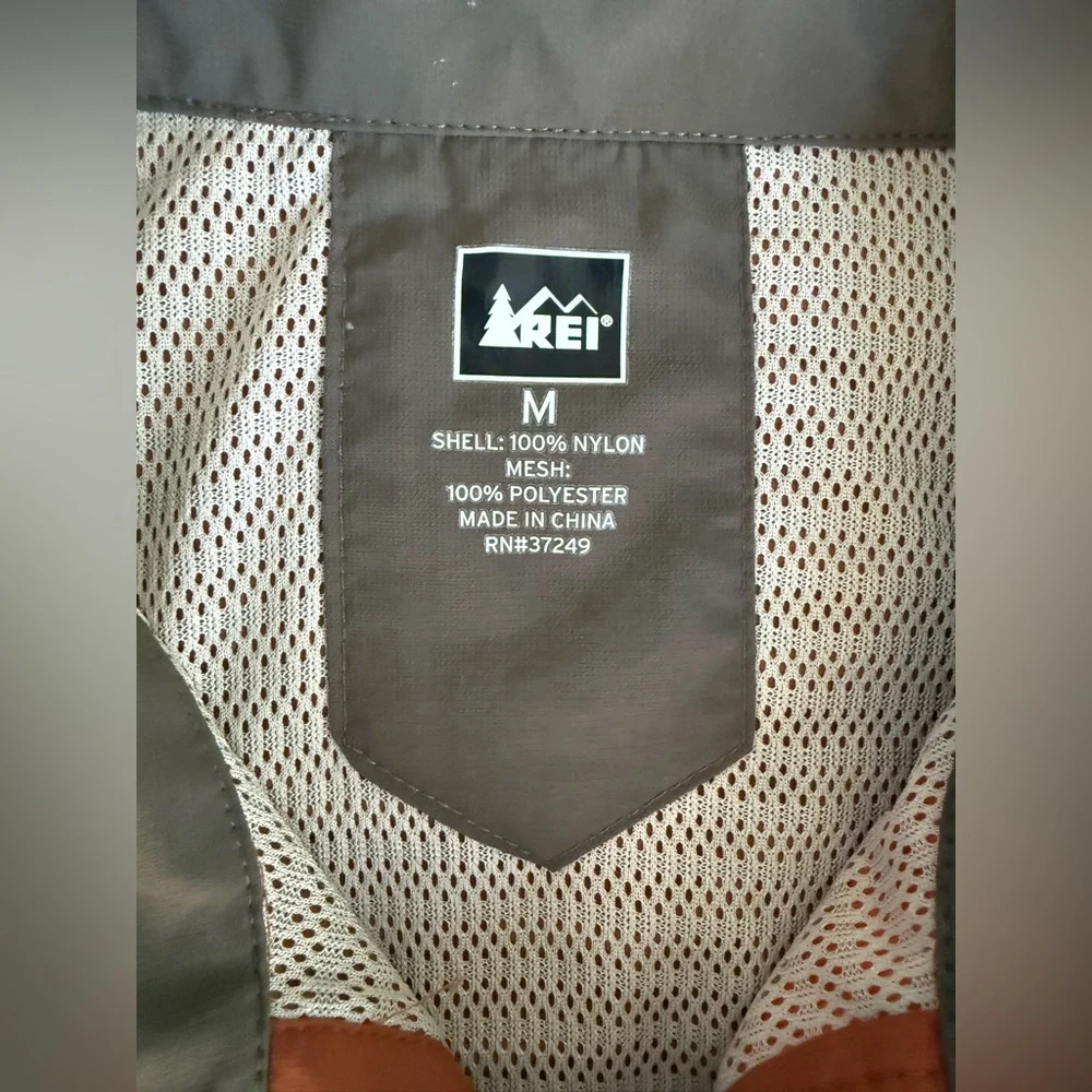 🏞️ REI Co-op Men’s Short-Sleeve Nylon Ventilated Hiking Shirt – Rust Orange (M) - Picture 5 of 15